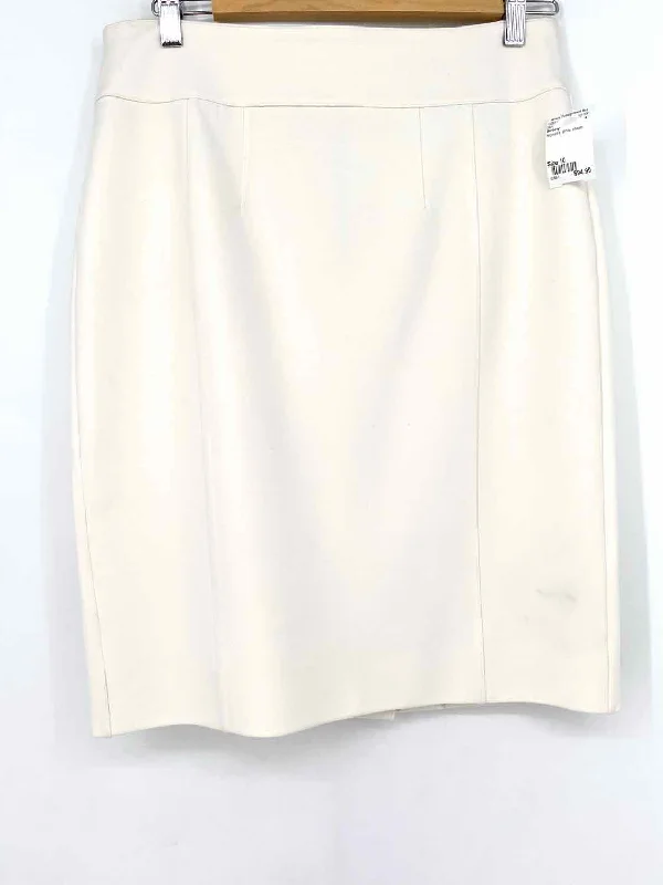 Burberry Women's White sheath Size 10 Skirt leather skirt bold