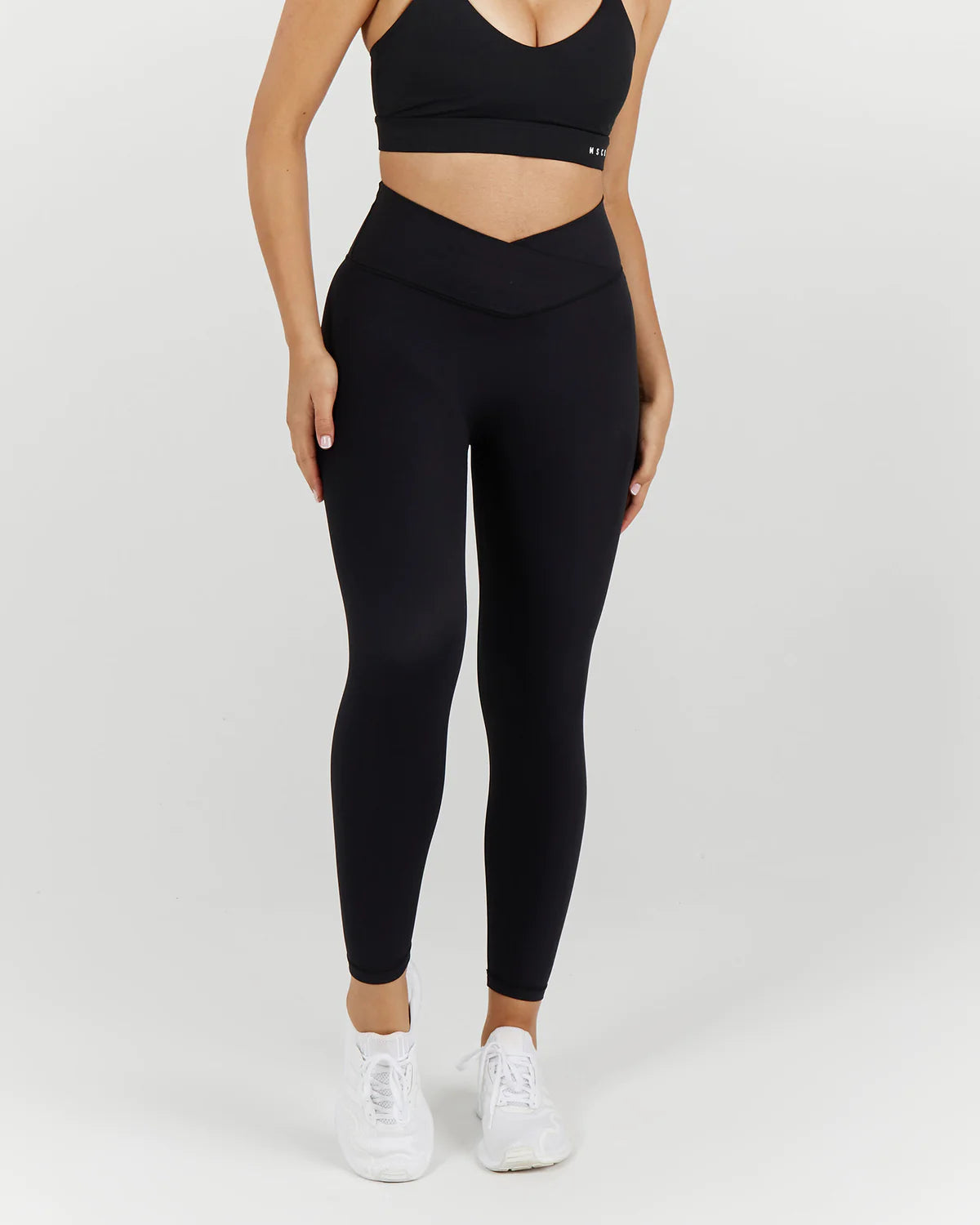 Muscle Republic | Balance 7/8 Leggings - Black Chic Smooth Fit Leggings