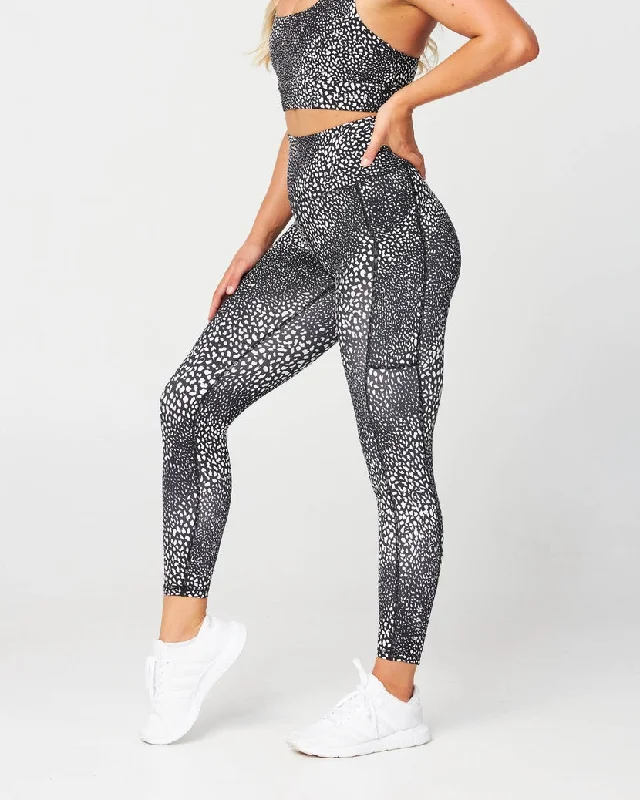 Muscle Republic | Elevate 7/8 Leggings - Animal Print Cozy Lounge Pants Leggings