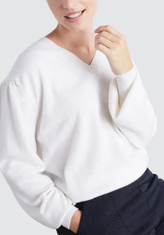 Cashmere V Neck Sweater | Snow Elegant Classic Vintage